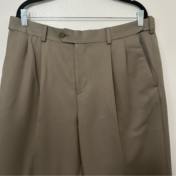 Croft and Barrow Pleated Front Taupe Brown Men’s Dress Pants Size 36 Tailored - Picture 4 of 12